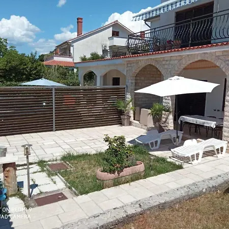 Verano Apartman Njivice