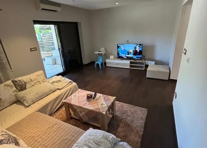 Verano Apartment Njivice