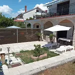 Verano شقة نجيفيش